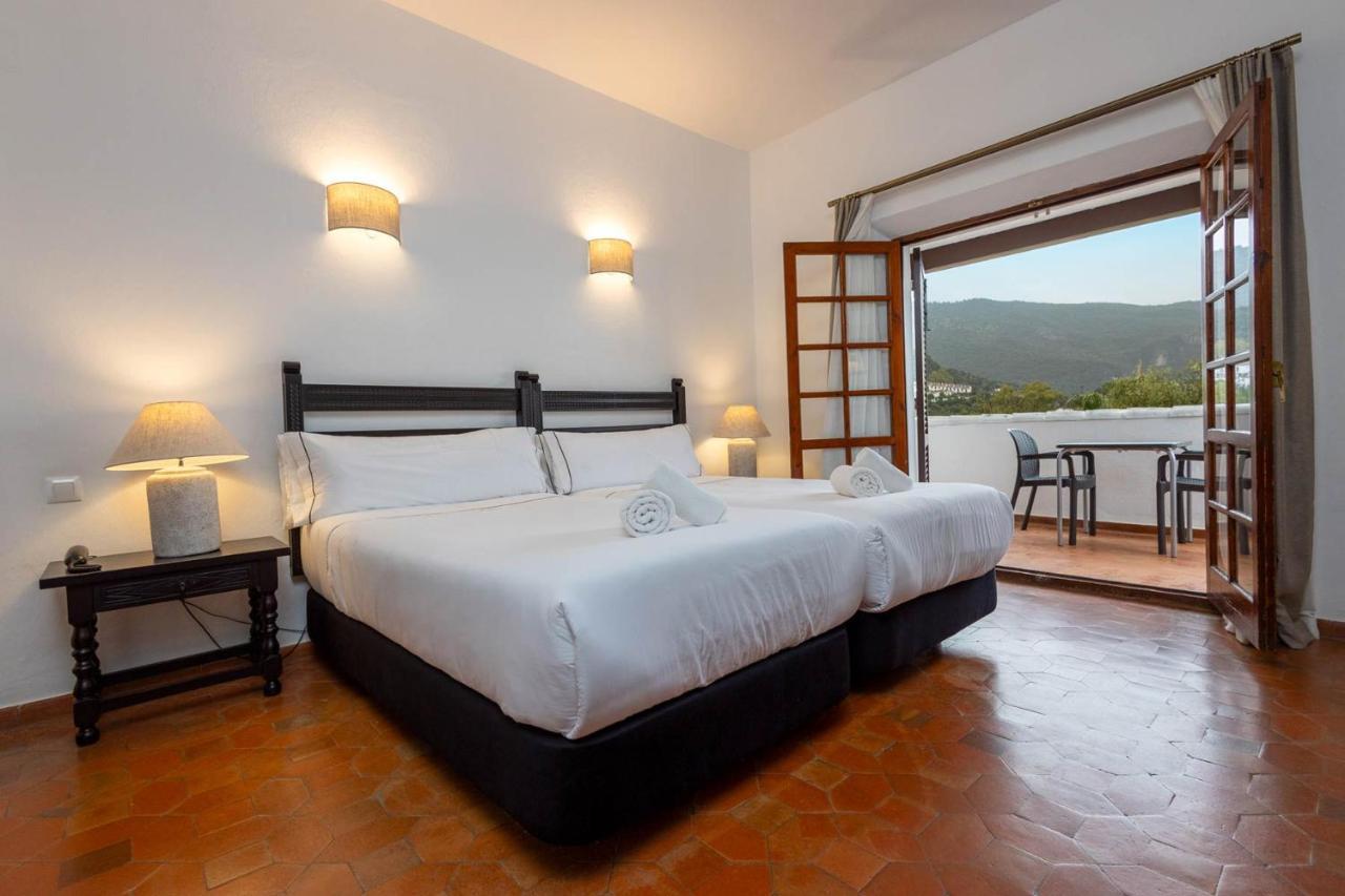Hotel Tugasa Las Truchas El Bosque Dış mekan fotoğraf